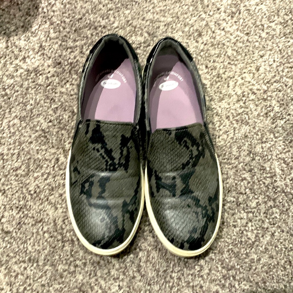 Womens snake skin slip-on